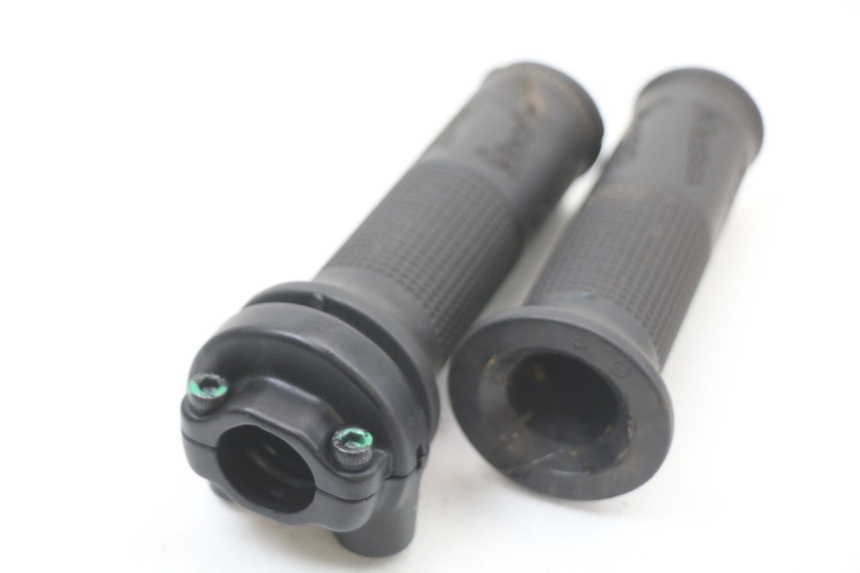 photo de ACCELERATORE PIAGGIO VESPA PRIMAVERA 4T 50 (2021 - 2024) - Primo piano tecnico