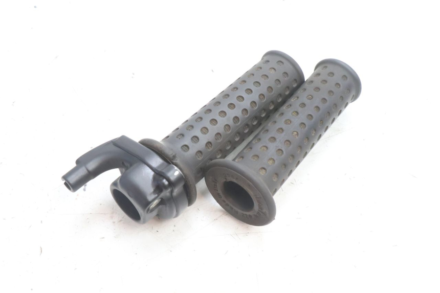photo de MANOPOLE DELL'ACCELERATORE PIAGGIO VESPA S 2T 50 (2007 - 2014) - Dettaglio del componente