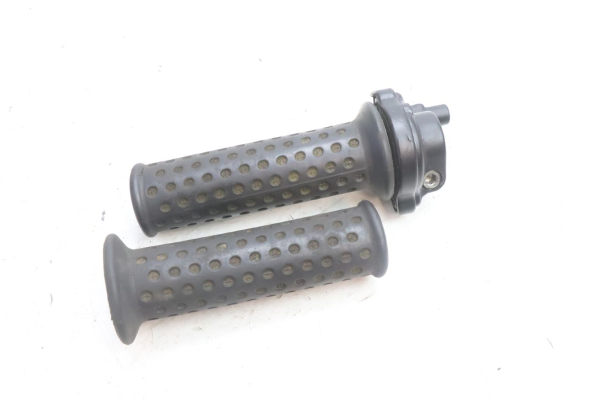 photo de MANOPOLE DELL'ACCELERATORE PIAGGIO VESPA S 2T 50 (2007 - 2014) - Zoom sullo stato d'uso