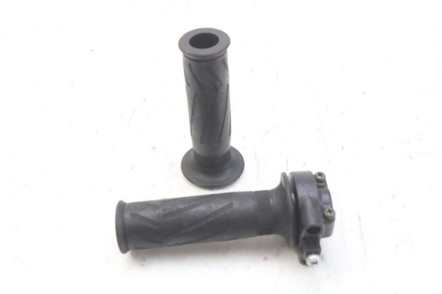 photo de Manopola dell'acceleratore YAMAHA X-CITY XCITY 125 (2007 - 2013) - Vista principale