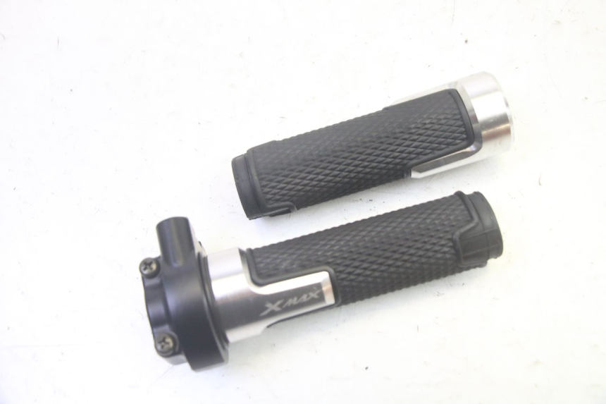 photo de MANOPOLE DELL'ACCELERATORE YAMAHA XMAX X-MAX 125 (2006 - 2009) - Dettaglio del componente