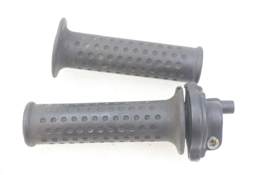 photo de MANOPOLE DELL'ACCELERATORE PIAGGIO X8 125 (2004 - 2007) - Primo piano tecnico