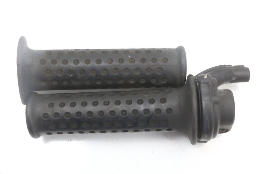 photo de MANOPOLE DELL'ACCELERATORE PIAGGIO X8 125 (2004 - 2007) - Altra angolazione