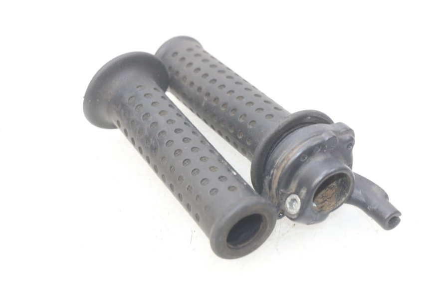 photo de MANOPOLE DELL'ACCELERATORE PIAGGIO X9 EVOLUTION 250 (2003 - 2007) - Zoom sullo stato d'uso