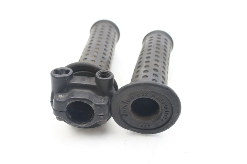 photo de MANOPOLE DELL'ACCELERATORE PIAGGIO X9 EVOLUTION 500 (2003 - 2005) - Zoom sullo stato d'uso