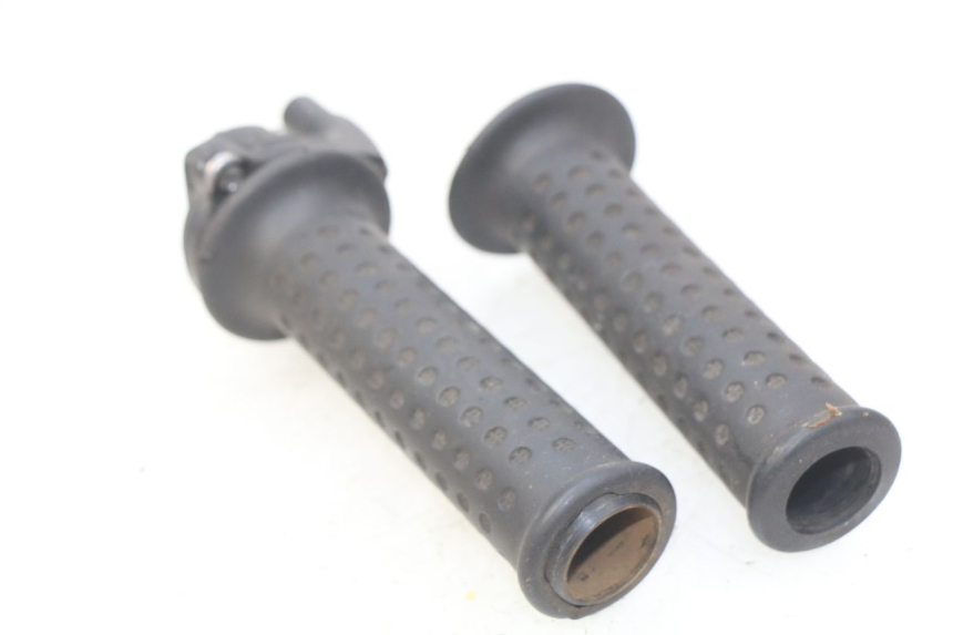 photo de MANOPOLE DELL'ACCELERATORE PIAGGIO X9 EVOLUTION 125 (2003 - 2007) - Altra angolazione