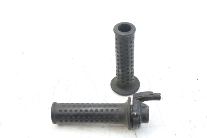 photo de MANOPOLE DELL'ACCELERATORE PIAGGIO X9 EVOLUTION 125 (2003 - 2007) - Primo piano tecnico