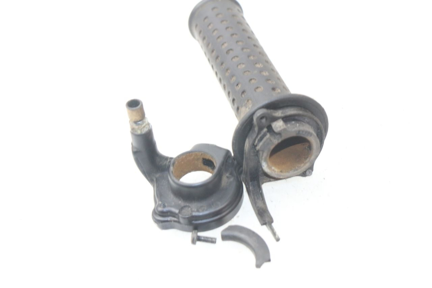 photo de Manopola dell'acceleratore PIAGGIO X9 125 (2000 - 2003) - Altra angolazione