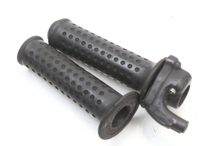 photo de Manopola dell'acceleratore PIAGGIO X9 125 (2000 - 2003) - Zoom sullo stato d'uso