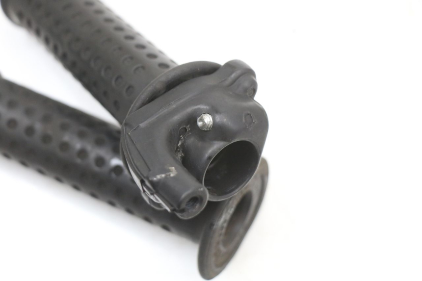 photo de Manopola dell'acceleratore PIAGGIO X9 125 (2000 - 2003) - Altra angolazione