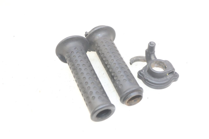 photo de MANOPOLE DELL'ACCELERATORE PIAGGIO XEVO - X EVO 125 (2007 - 2017) - Altra angolazione