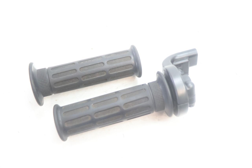 photo de ACCELERATORE HONDA XLV VARADERO 125 (2007 - 2012) - Altra angolazione