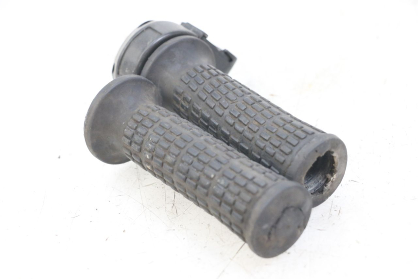 photo de MANOPOLE DELL'ACCELERATORE PEUGEOT XP6 50 (1997 - 2003) - Primo piano tecnico