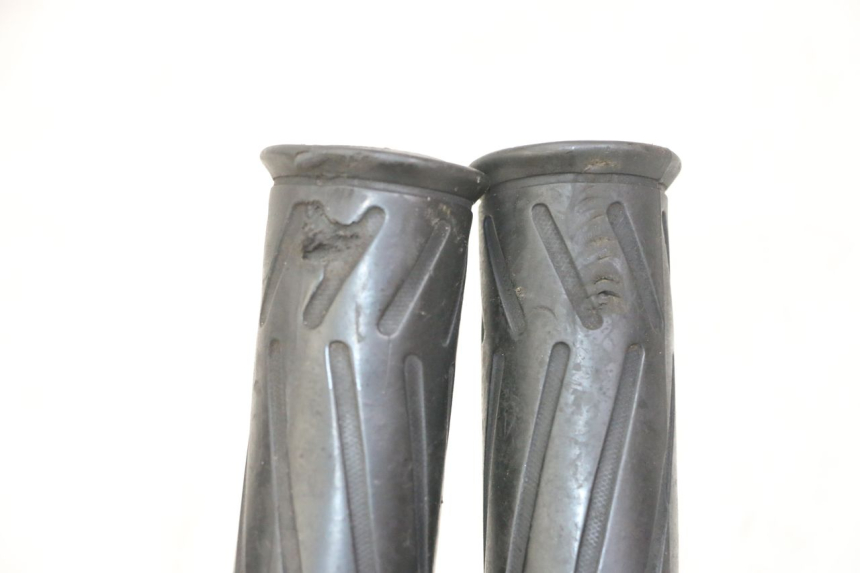 photo de MANOPOLE DELL'ACCELERATORE YAMAHA FZS FAZER 600 (2001 - 2003) - Zoom sullo stato d'uso