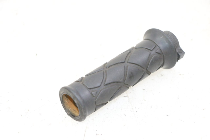 photo de Manopola dell'acceleratore YAMAHA YP MAJESTY 125 (2002 - 2006) - Dettaglio del componente