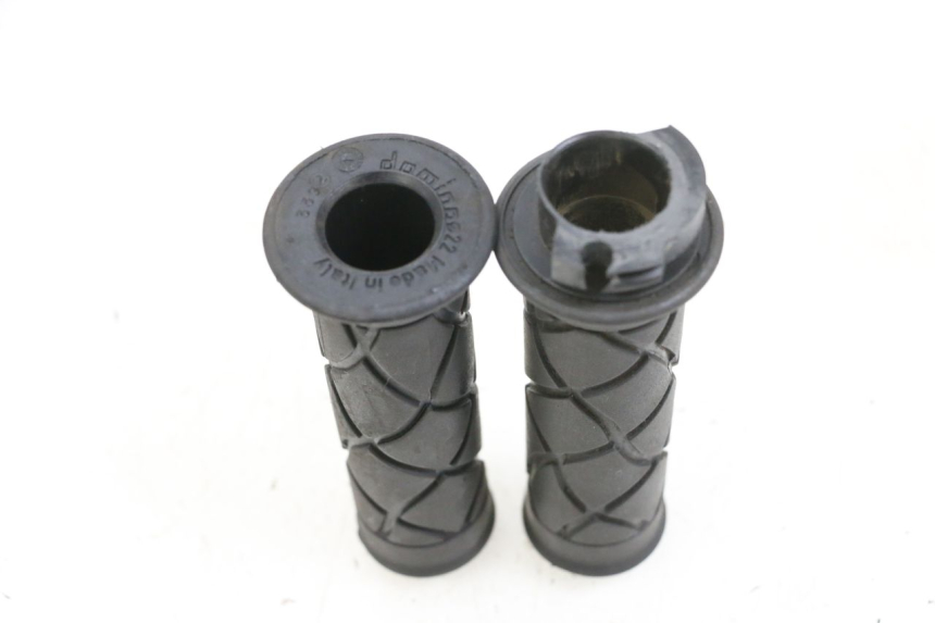 photo de Manopola dell'acceleratore YAMAHA YP MAJESTY 125 (2002 - 2006) - Dettaglio del componente