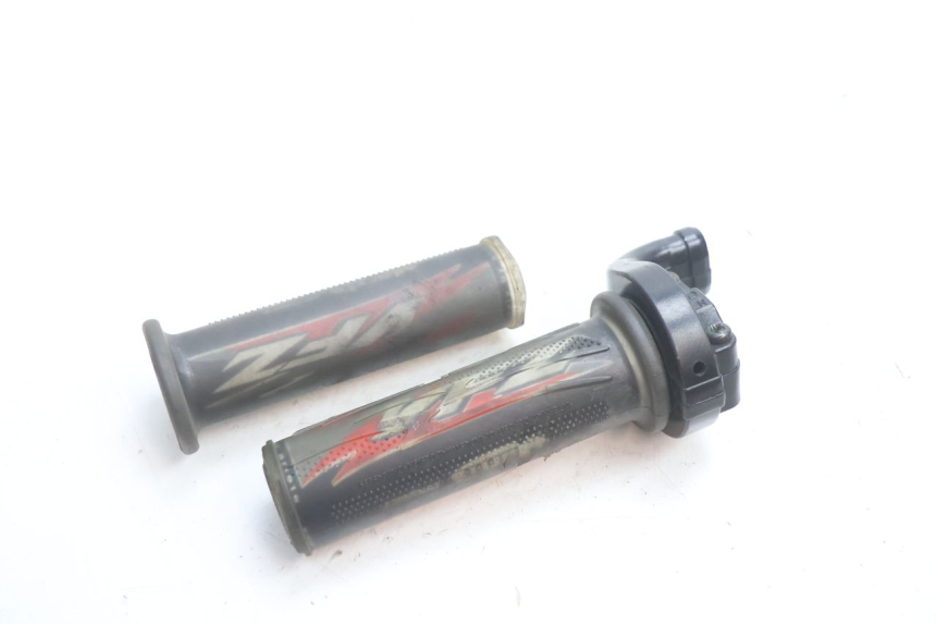 photo de ACCELERATORE YAMAHA YZF R GENESIS 750 (1993 - 1998) - Altra angolazione