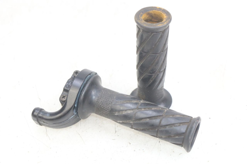 photo de MANOPOLE DELL'ACCELERATORE YAMAHA YZF R THUNDERCAT 600 (1996 - 2003) - Vista principale