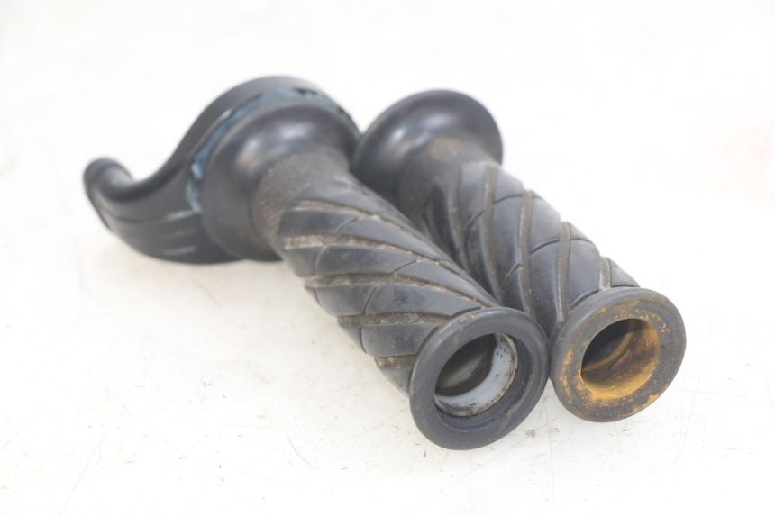 photo de MANOPOLE DELL'ACCELERATORE YAMAHA YZF R THUNDERCAT 600 (1996 - 2003) - Altra angolazione