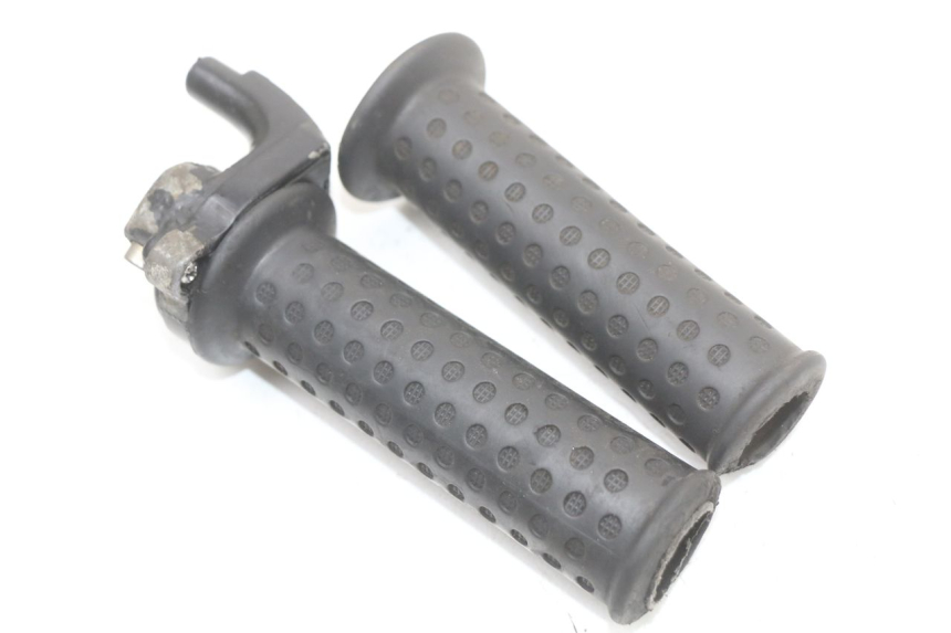 photo de MANOPOLE DELL'ACCELERATORE PIAGGIO ZIP 2T 50 (2009 - 2019) - Zoom sullo stato d'uso