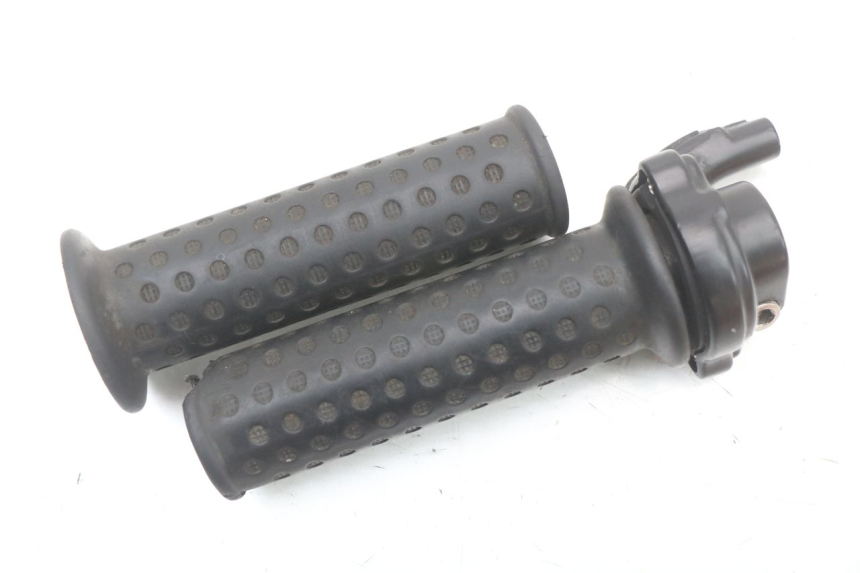 photo de MANOPOLE DELL'ACCELERATORE PIAGGIO ZIP 2T 50 (2009 - 2019) - Primo piano tecnico