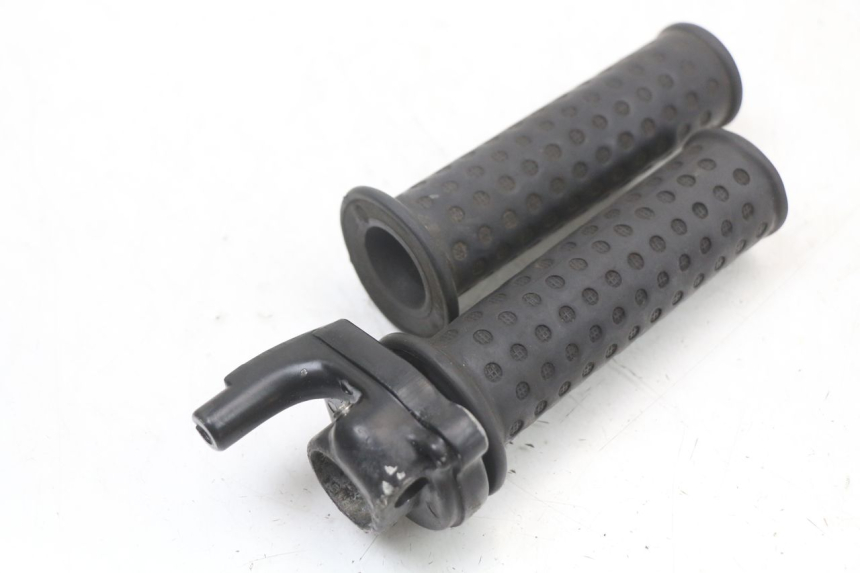 photo de MANOPOLE DELL'ACCELERATORE PIAGGIO ZIP 2T 50 (2009 - 2019) - Vista principale