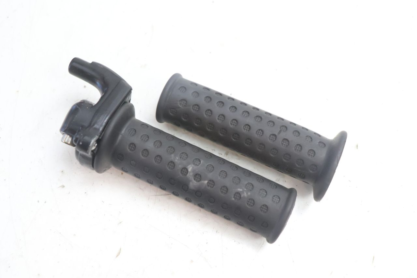 photo de MANOPOLE DELL'ACCELERATORE PIAGGIO ZIP 2T 50 (2009 - 2019) - Dettaglio del componente