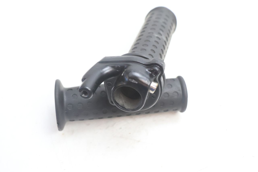 photo de MANOPOLE DELL'ACCELERATORE PIAGGIO ZIP 2T 50 (2009 - 2019) - Altra angolazione