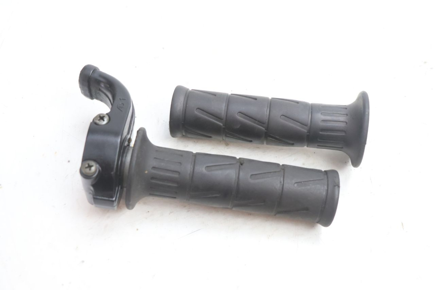 photo de ACCELERATORE KAWASAKI ZX-6R ZX6R 600 (2000 - 2002) - Vista principale