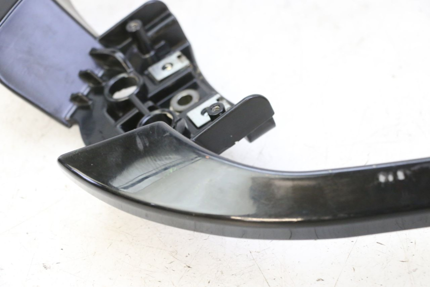 photo de MANIGLIONE QUADRO 4 4D 350 (2015 - 2018) - Caratteristiche distintive