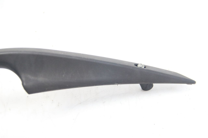 photo de MANIGLIA POSTERIORE APRILIA ATLANTIC 500 (2002 - 2003) - Dettagli dei punti di fissaggio