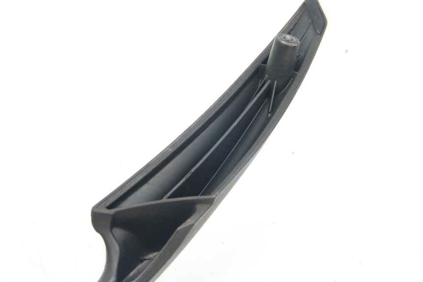 photo de MANIGLIA POSTERIORE APRILIA ATLANTIC 500 (2002 - 2003) - Primo piano tecnico