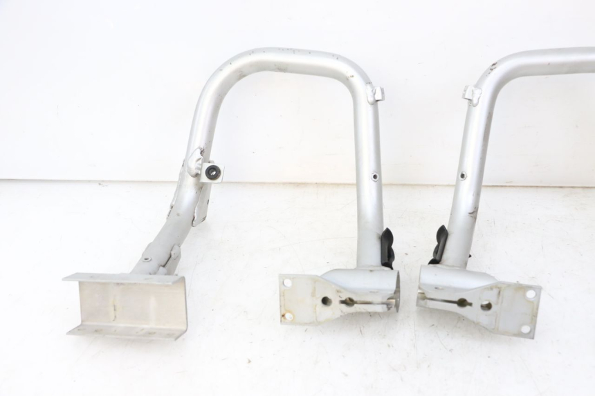 photo de MANIGLIA POSTERIORE BMW C1 125 (2000 - 2003) - Dettagli dei punti di fissaggio