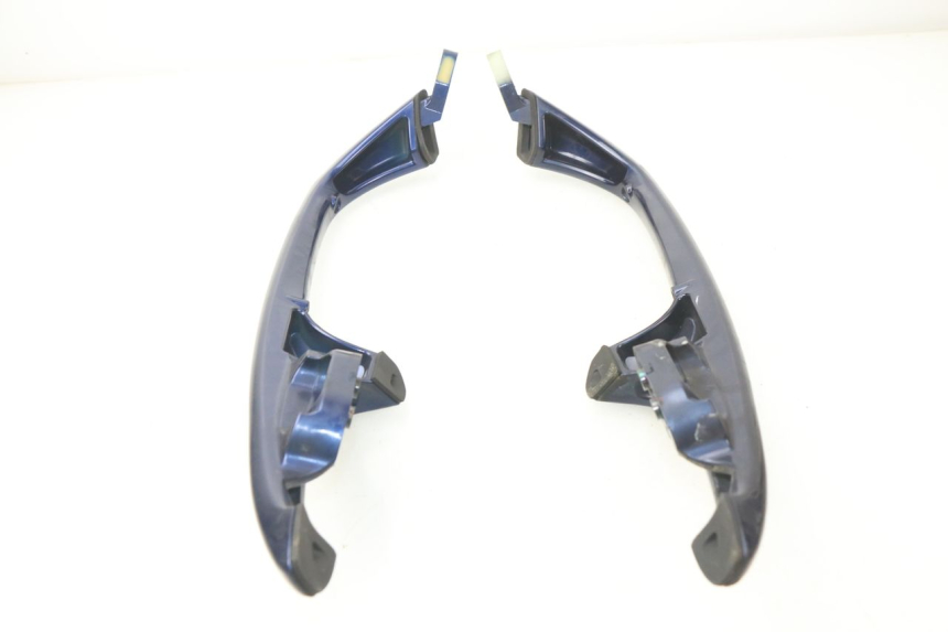 photo de MANIGLIA POSTERIORE SUZUKI BURGMAN 650 (2002 - 2004) - Zoom sullo stato d'uso