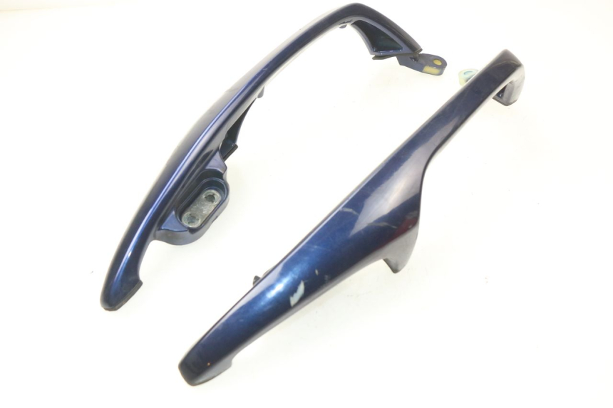 photo de MANIGLIA POSTERIORE SUZUKI BURGMAN 650 (2002 - 2004) - Primo piano tecnico