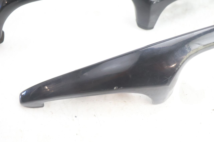 photo de MANIGLIONE SUZUKI BURGMAN EXECUTIVE ABS 650 (2006 - 2012) - Dettaglio del componente