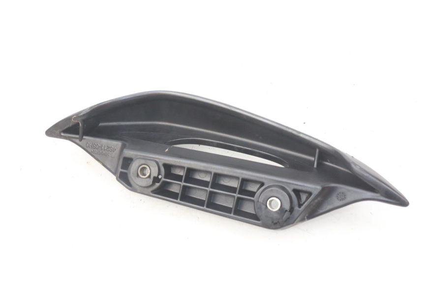 photo de MANIGLIA POSTERIORE DESTRA SUZUKI BURGMAN 125 (2007 - 2014) - Altra angolazione