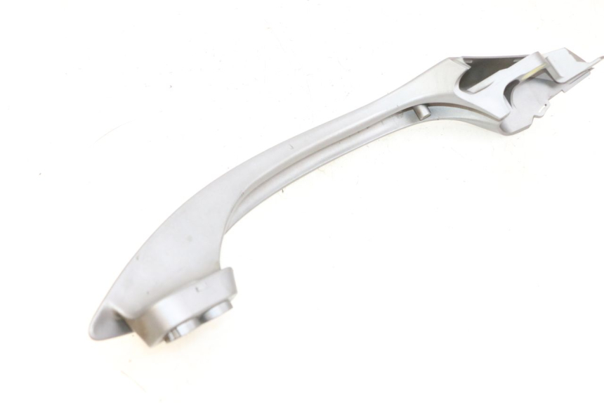 photo de MANIGLIONE DESTRO SUZUKI BURGMAN 650 (2013 - 2020) - Stato della superficie e materiale