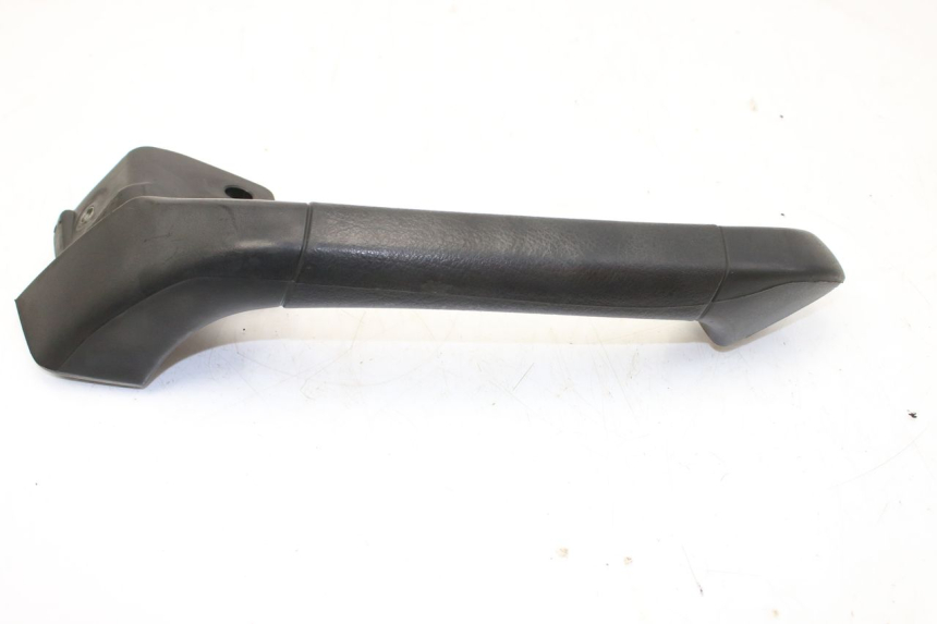 photo de MANIGLIA POSTERIORE DESTRA PIAGGIO MP3 LT 300 (2010 - 2016) - Primo piano tecnico