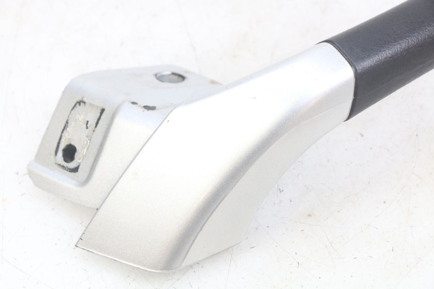 photo de MANIGLIA POSTERIORE DESTRA PIAGGIO MP3 LT 400 (2007 - 2012) - Zoom sullo stato d'uso