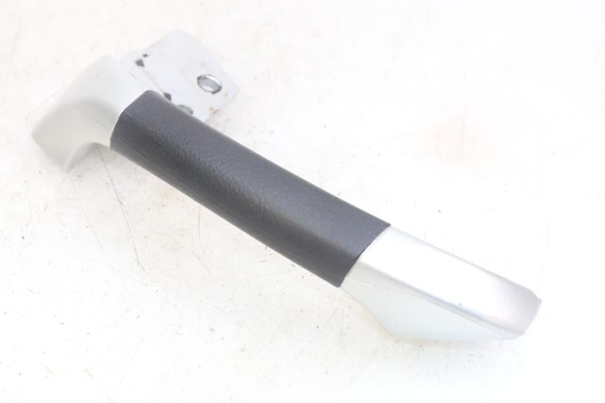 photo de MANIGLIA POSTERIORE DESTRA PIAGGIO MP3 LT 400 (2007 - 2012) - Vista d'insieme del prodotto