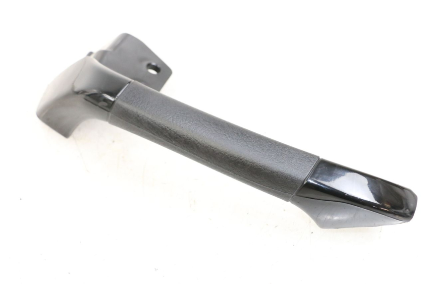 photo de MANIGLIA POSTERIORE DESTRA PIAGGIO MP3 500 (2011 - 2015) - Altra angolazione