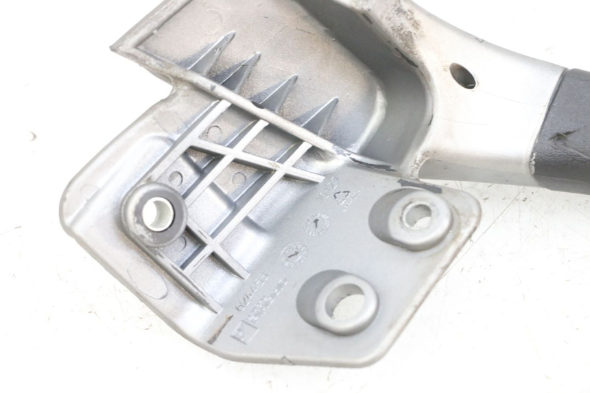 photo de MANIGLIONE DESTRO PIAGGIO MP3 125 (2006 - 2014) - Zoom sullo stato d'uso