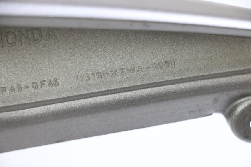 photo de MANIGLIONE DESTRO HONDA NTV DEAUVILLE ABS 700 (2007 - 2016) - Zoom sullo stato d'uso