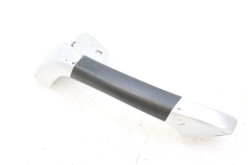 photo de MANIGLIA POSTERIORE DESTRA PIAGGIO MP3 LT 400 (2007 - 2012) - Vista principale