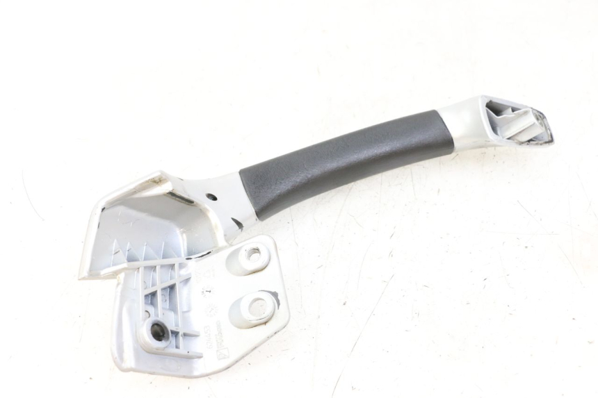 photo de MANIGLIA POSTERIORE DESTRA PIAGGIO MP3 LT 400 (2007 - 2012) - Dettaglio del componente
