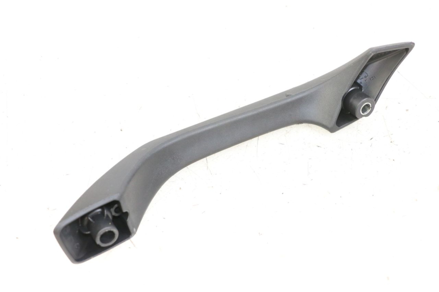 photo de MANIGLIONE DESTRO GILERA RUNNER SP 50 (2009 - 2017) - Dettaglio del componente