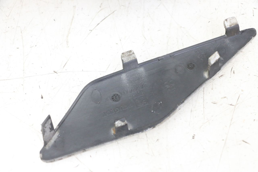 photo de MANIGLIONE DESTRO PEUGEOT SATELIS 125 (2013 - 2018) - Caratteristiche distintive