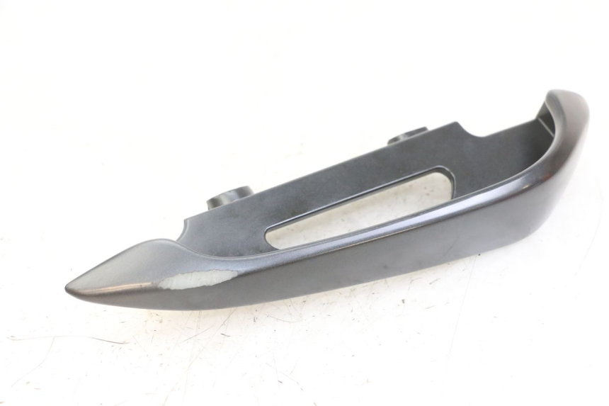 photo de MANIGLIONE DESTRO SUZUKI BURGMAN 125 (2018 - 2021) - Zoom sullo stato d'uso