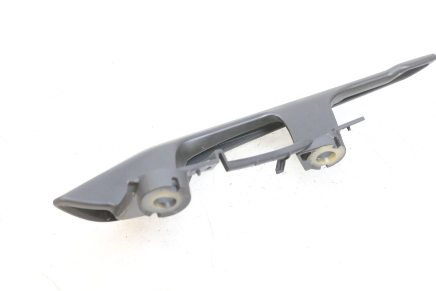 photo de MANIGLIONE DESTRO YAMAHA TRICITY 300 (2020 - 2024) - Dettagli dei punti di fissaggio
